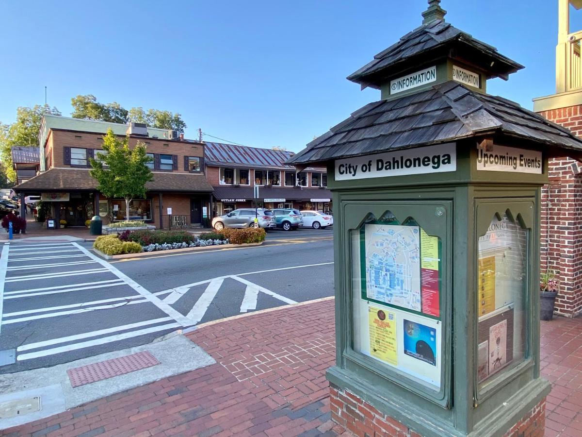 Holiday Inn Express & Suites - Dahlonega - University Area By Ihg Exterior photo